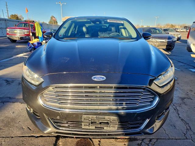 Ford Fusion Titanium Image 2