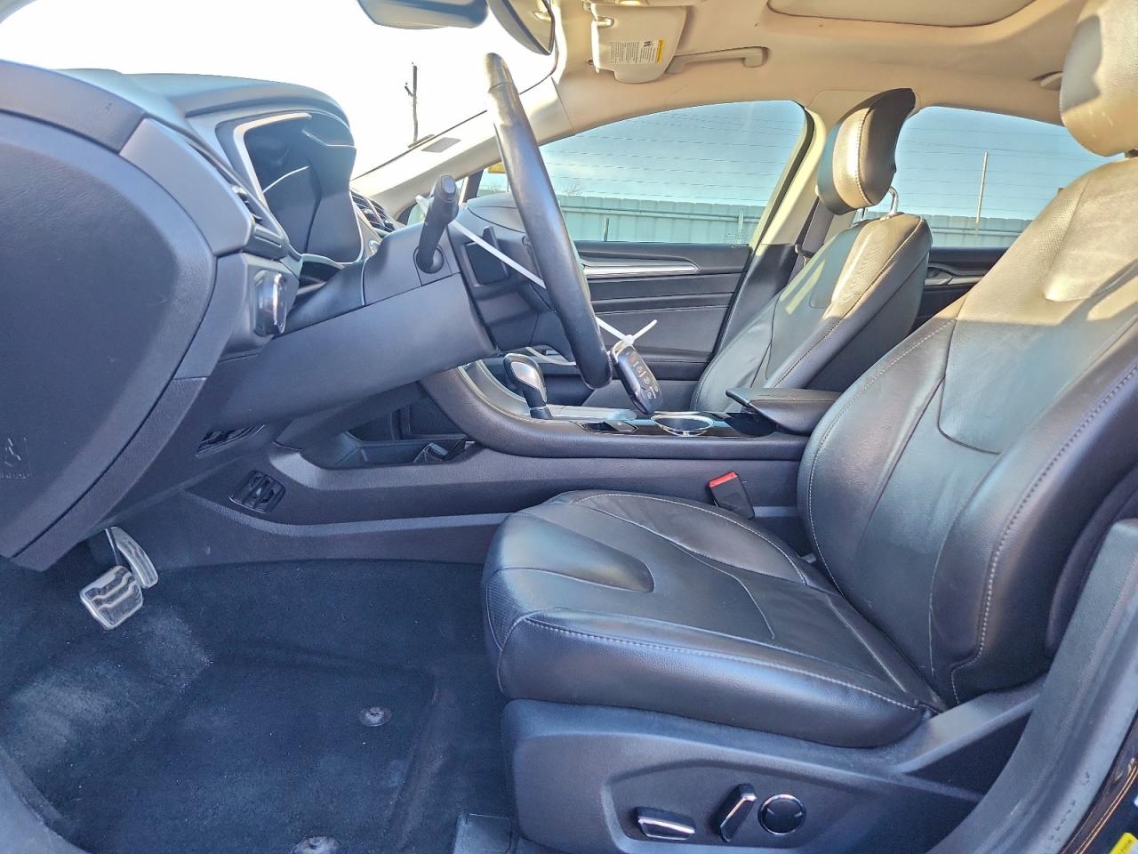 Ford Fusion Titanium Image 10