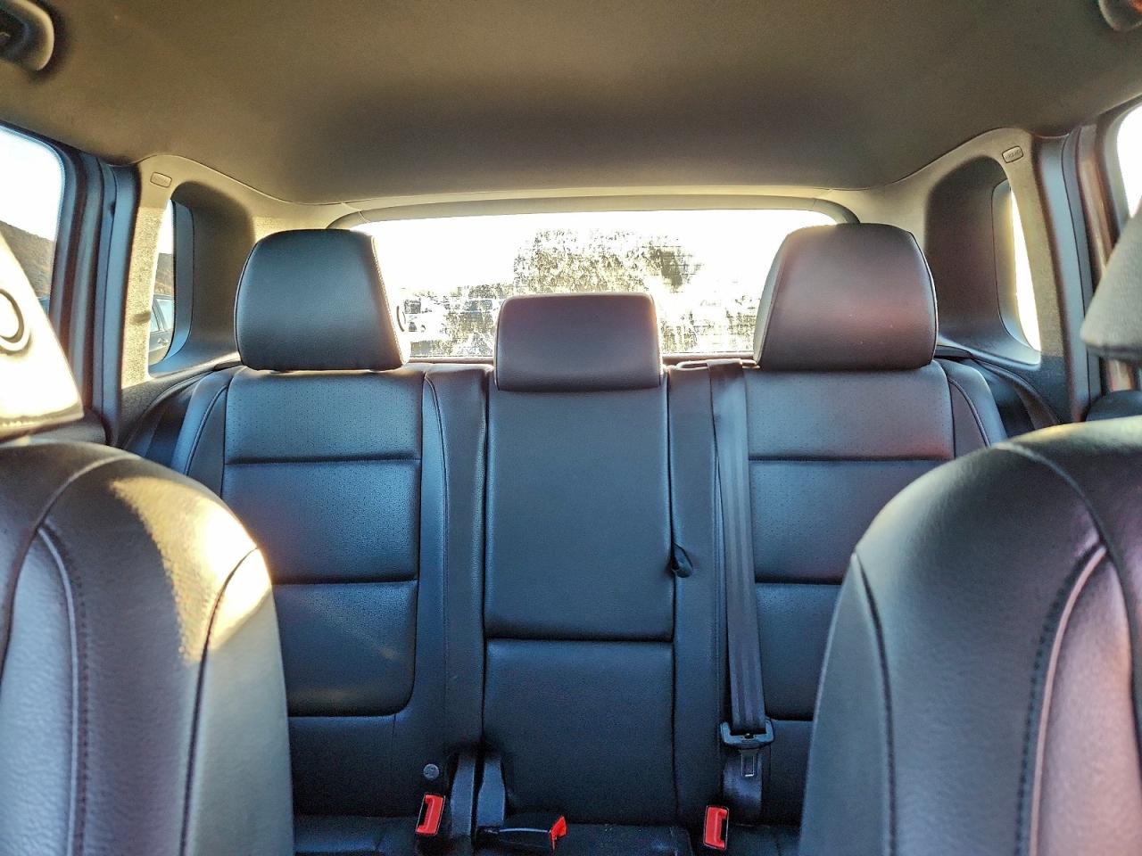 Volkswagen Tiguan S Image 10