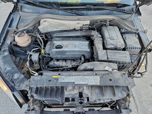 Volkswagen Tiguan S Image 4