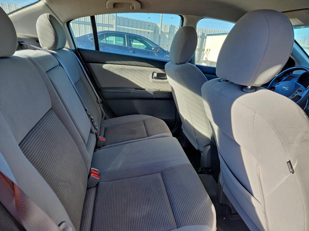 Nissan Sentra 2.0 Image 8