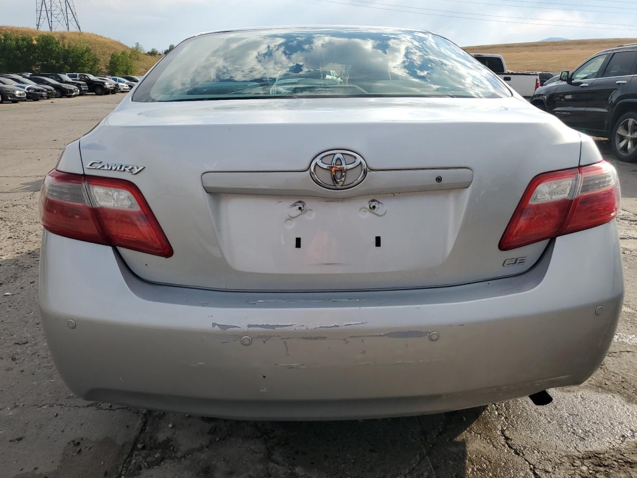 Toyota Camry Ce Image 3