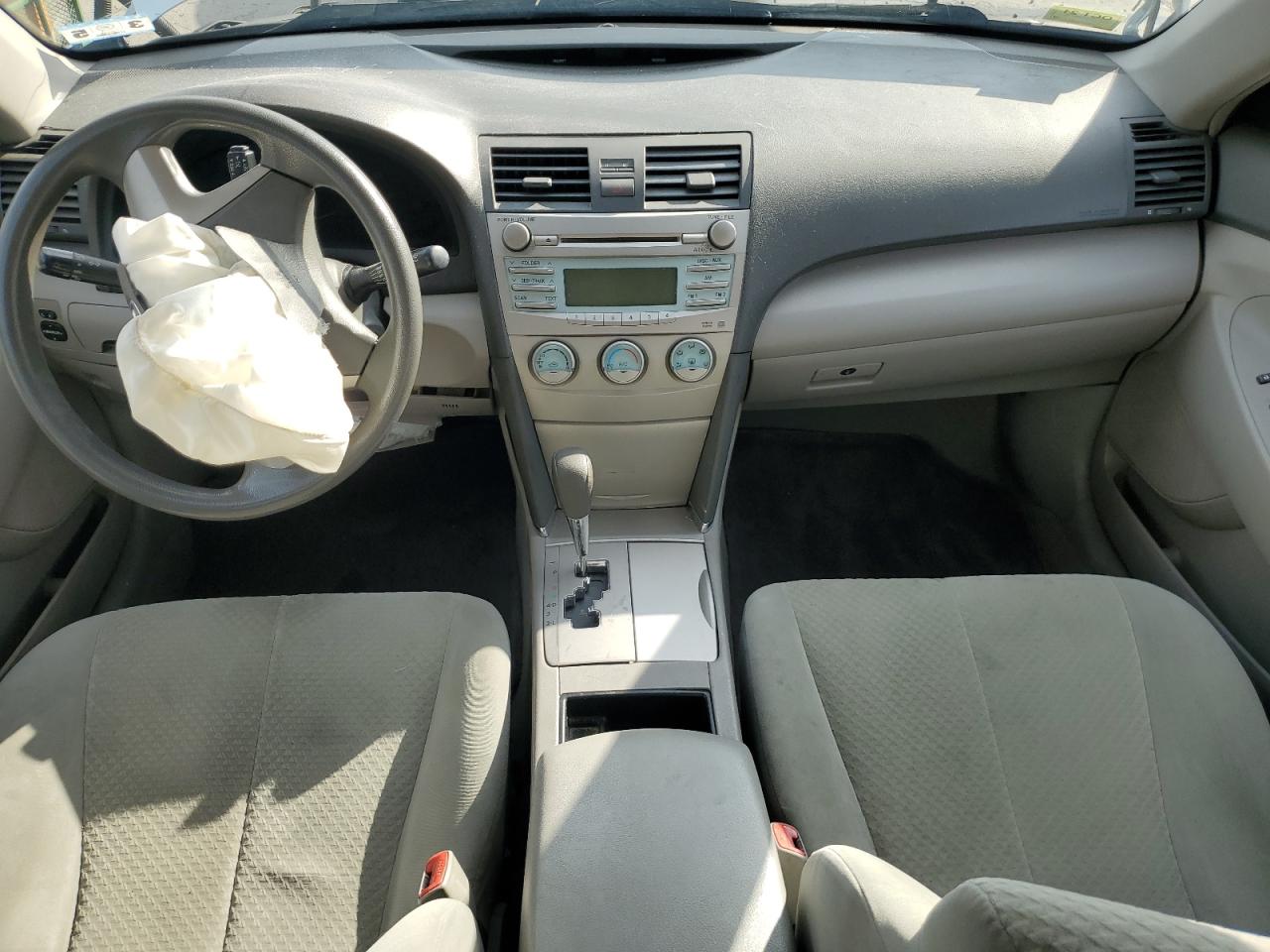 Toyota Camry Ce Image 4