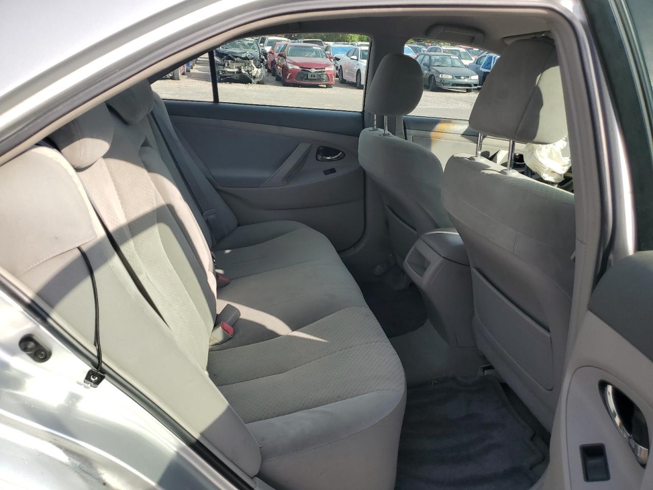 Toyota Camry Ce Image 12