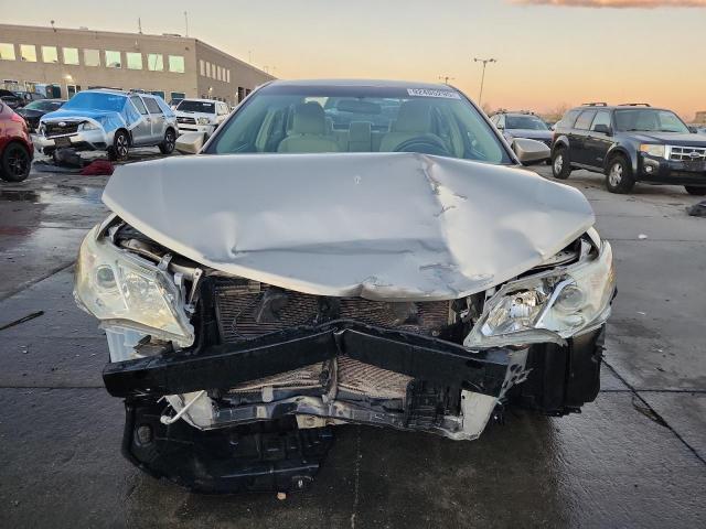 Toyota Camry L Image 4