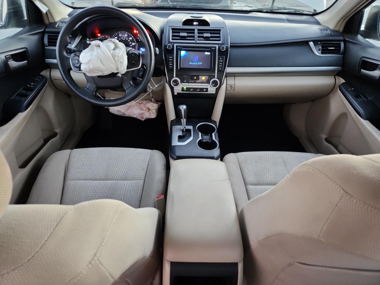 Toyota Camry L Image 5