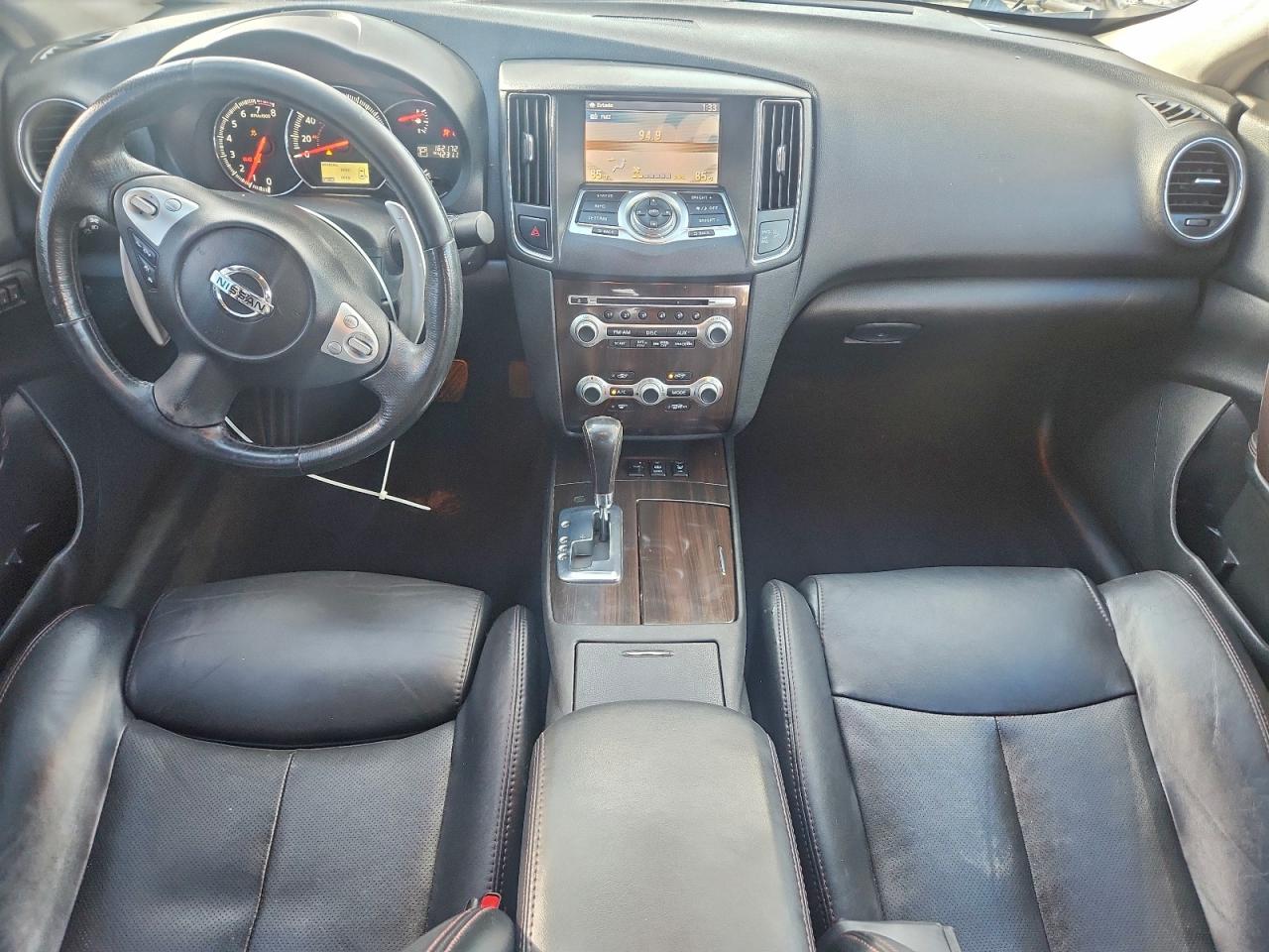 Nissan Maxima S Image 4