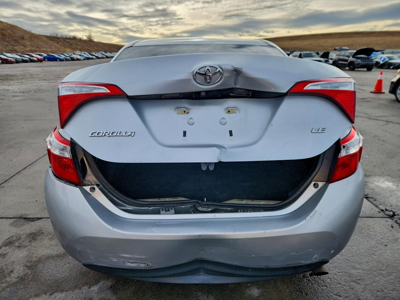 Toyota Corolla L Image 4