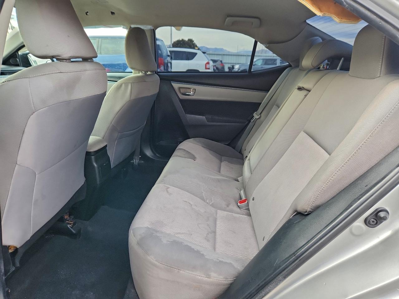 Toyota Corolla L Image 6