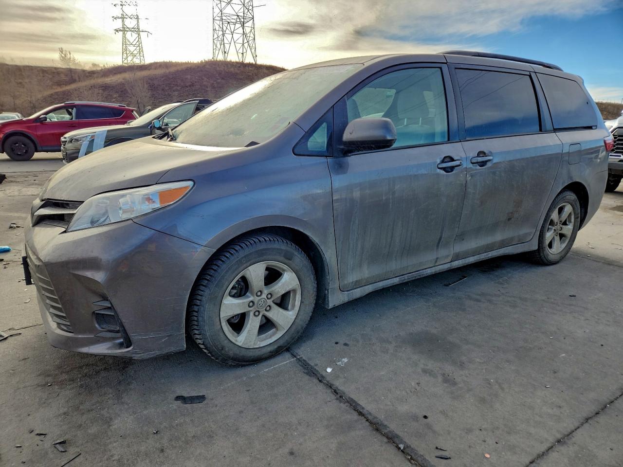 Toyota Sienna Le Image 1