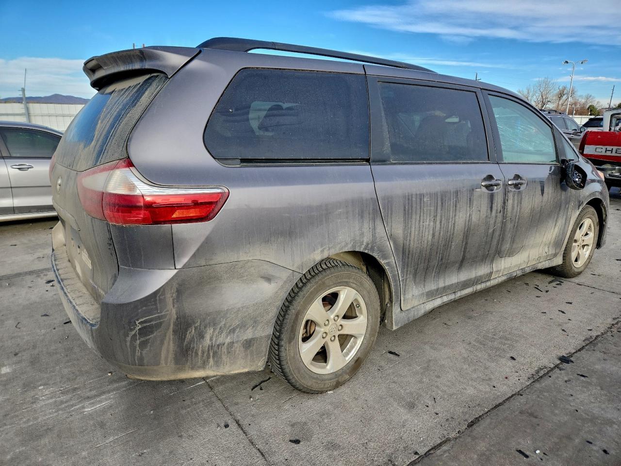 Toyota Sienna Le Image 11