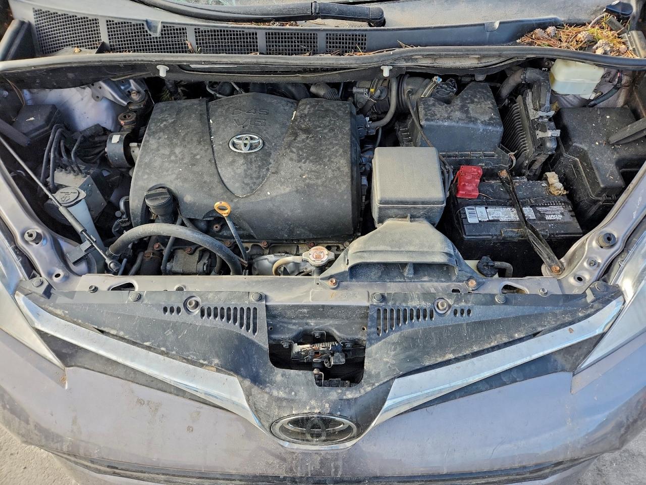 Toyota Sienna Le Image 10