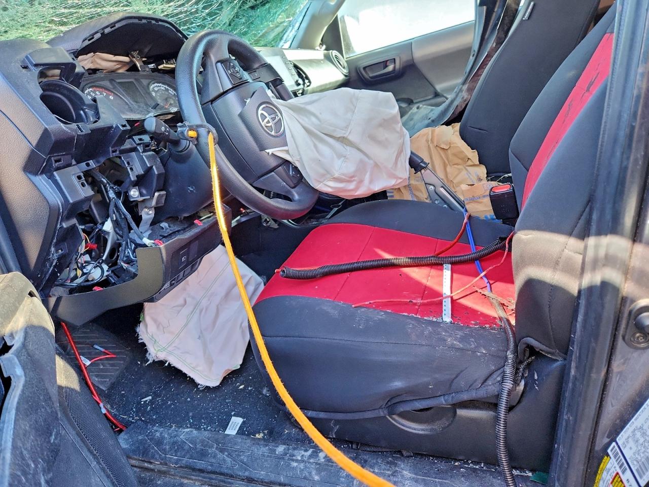 Toyota Tacoma Access Cab Image 5