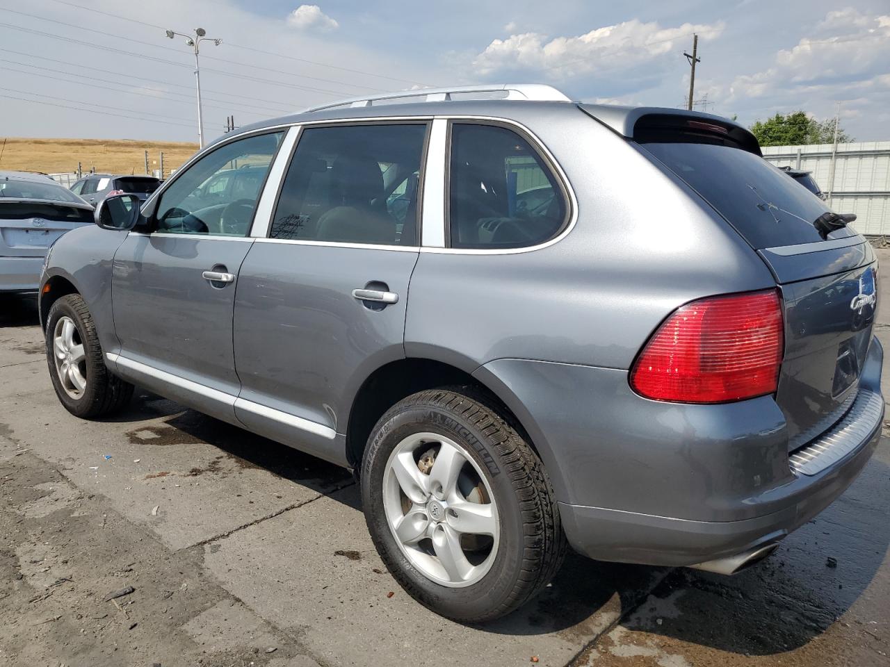 Porsche Cayenne S Image 8