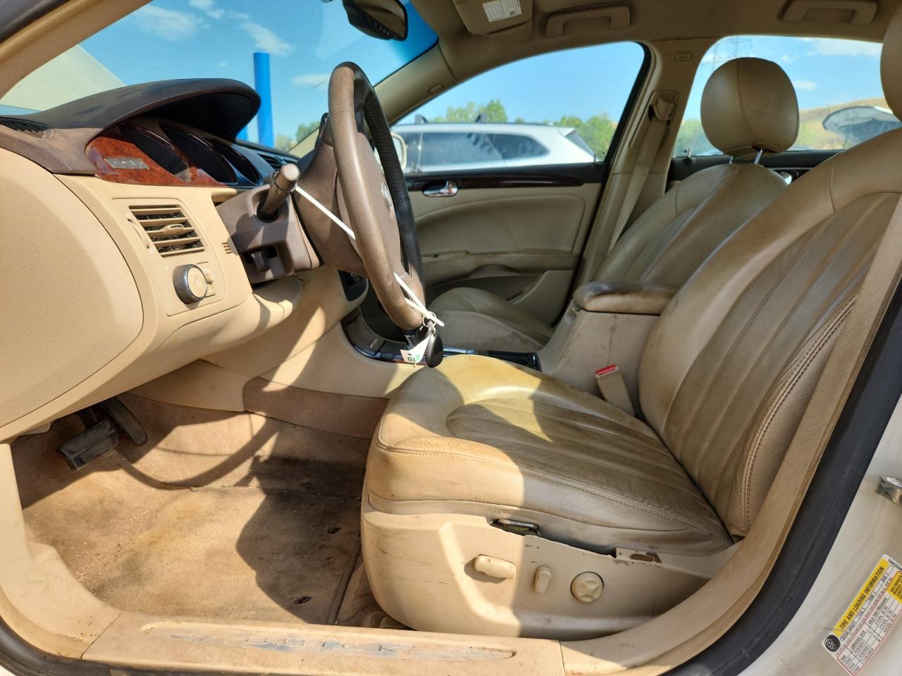 Buick Lucerne Cxl Image 8