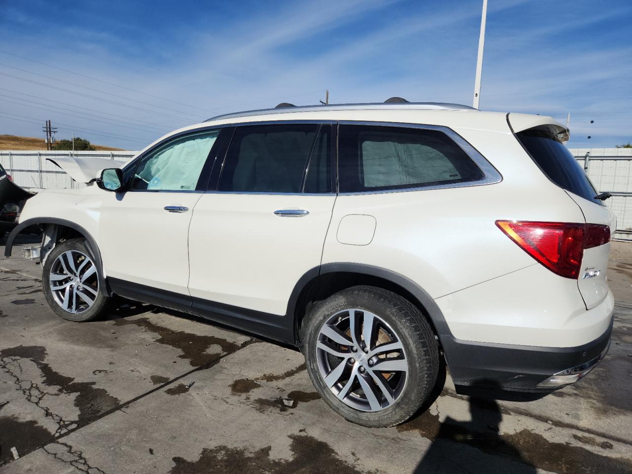 Honda Pilot Touring Image 3