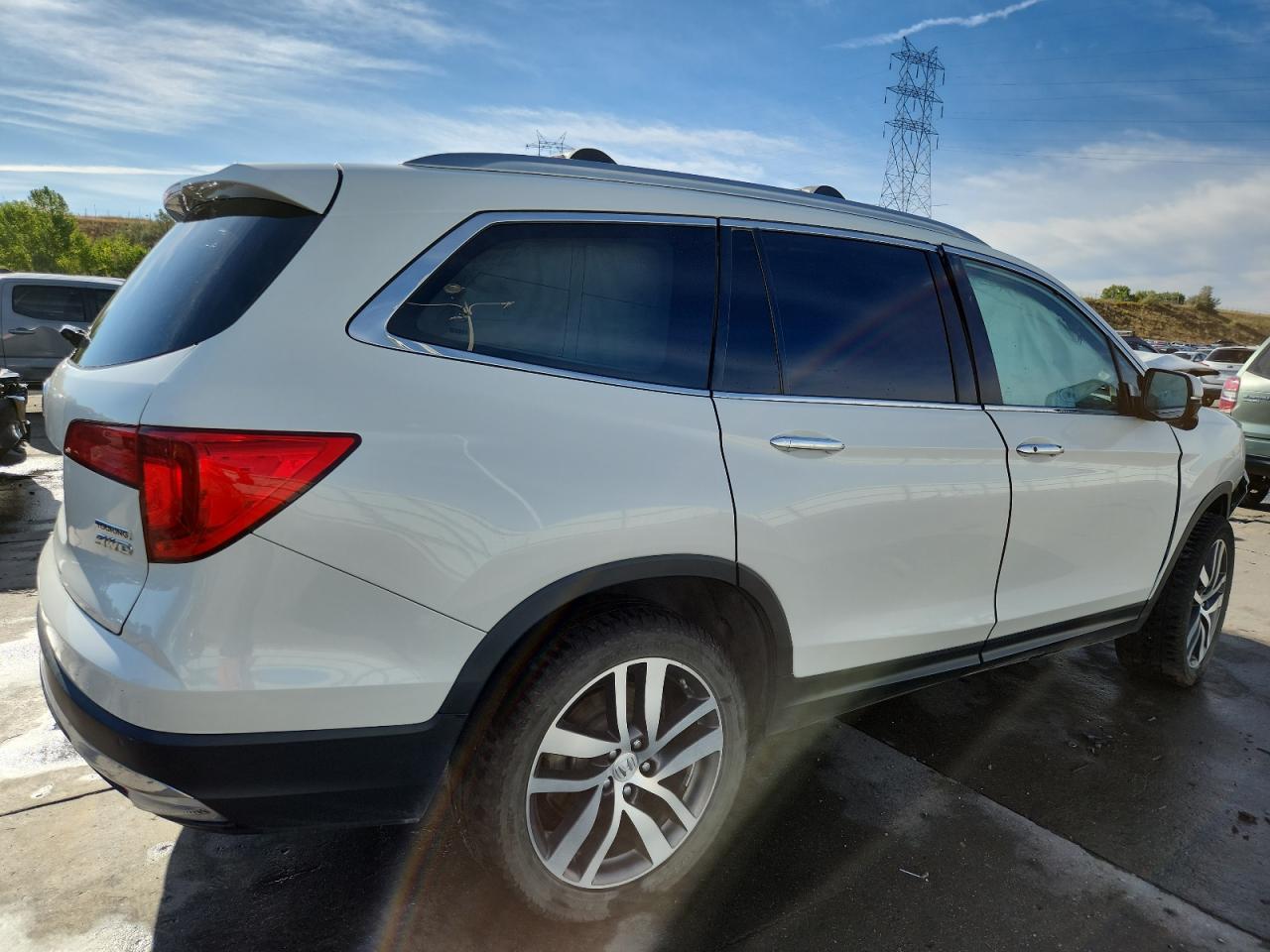 Honda Pilot Touring Image 6