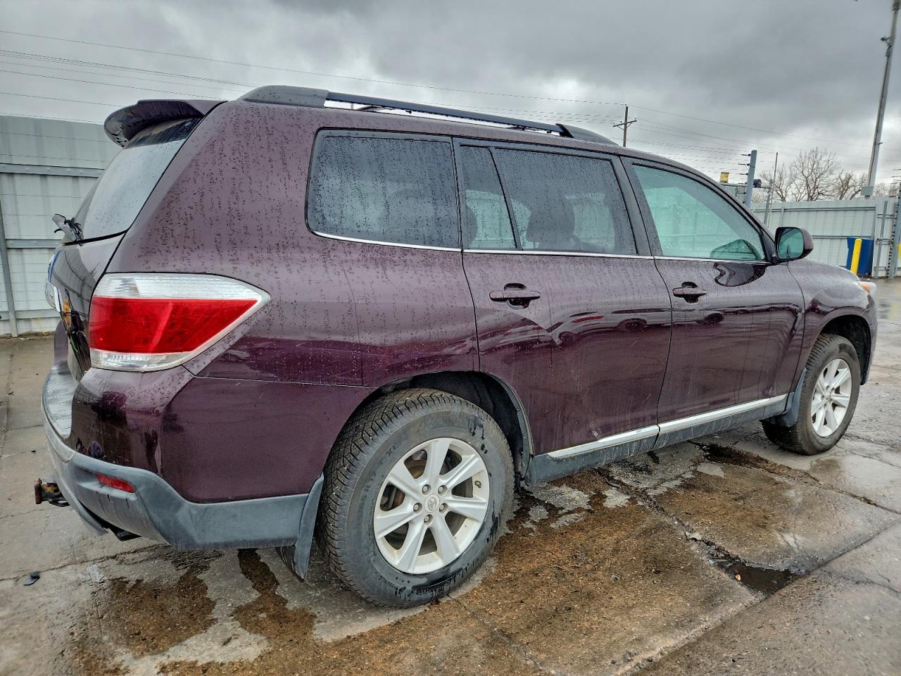 Toyota Highlander Base Image 14