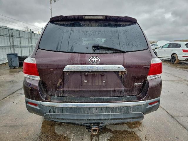 Toyota Highlander Base Image 11