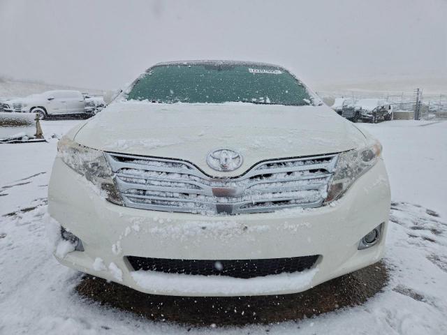 Toyota Venza Image 2