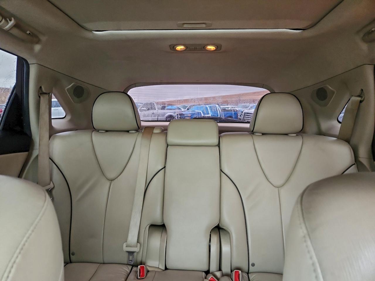 Toyota Venza Image 13