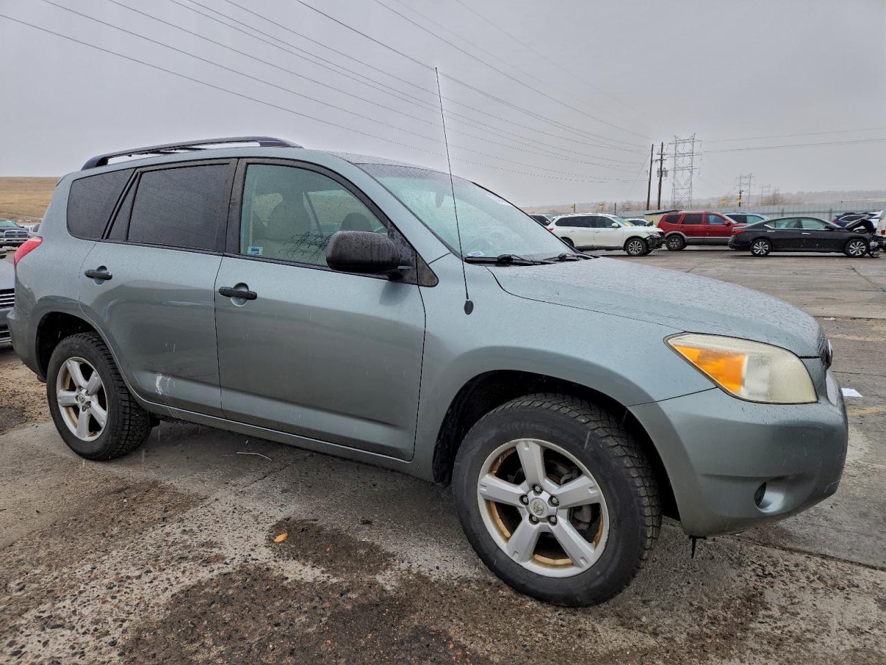 Toyota RAV4 Image 4
