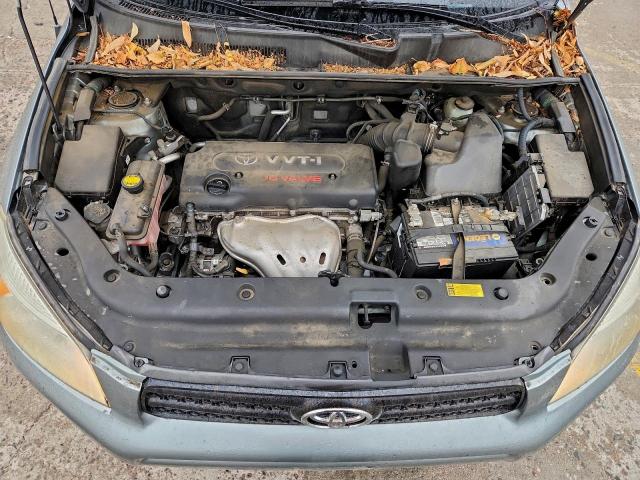 Toyota RAV4 Image 11