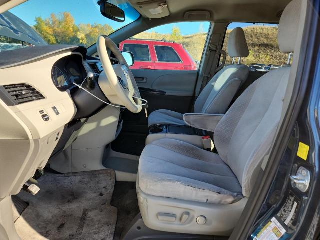 Toyota Sienna Le Image 4