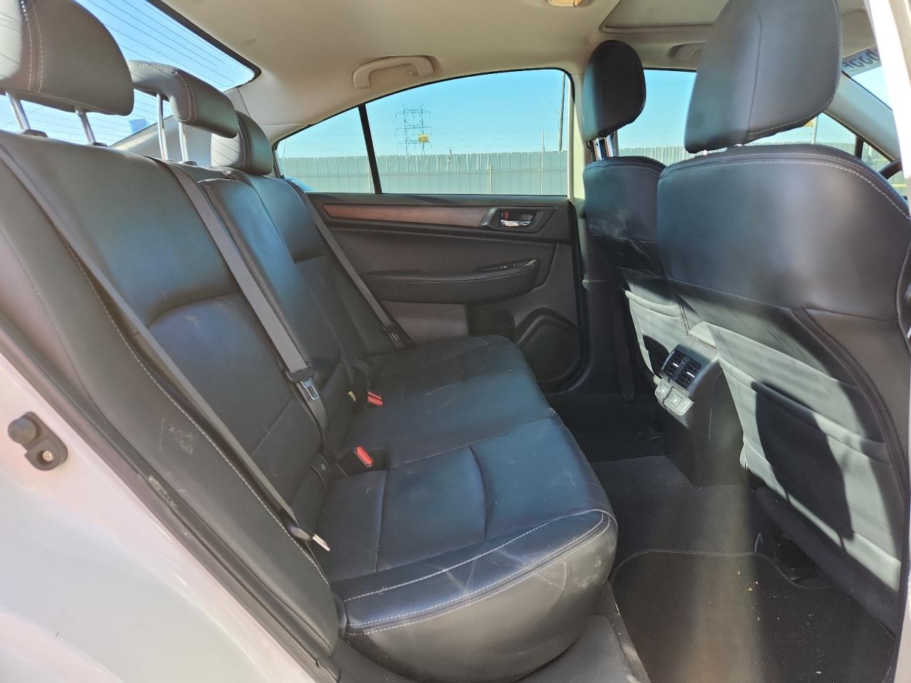 Subaru Legacy 2.5i Limited Image 5