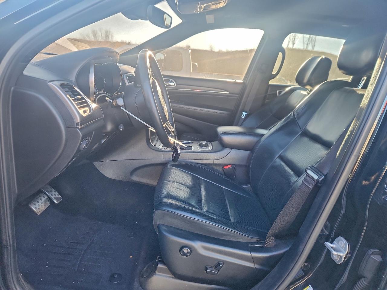 Jeep Grand Cherokee Overland Image 7