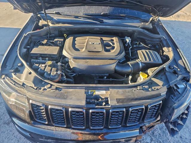 Jeep Grand Cherokee Overland Image 9