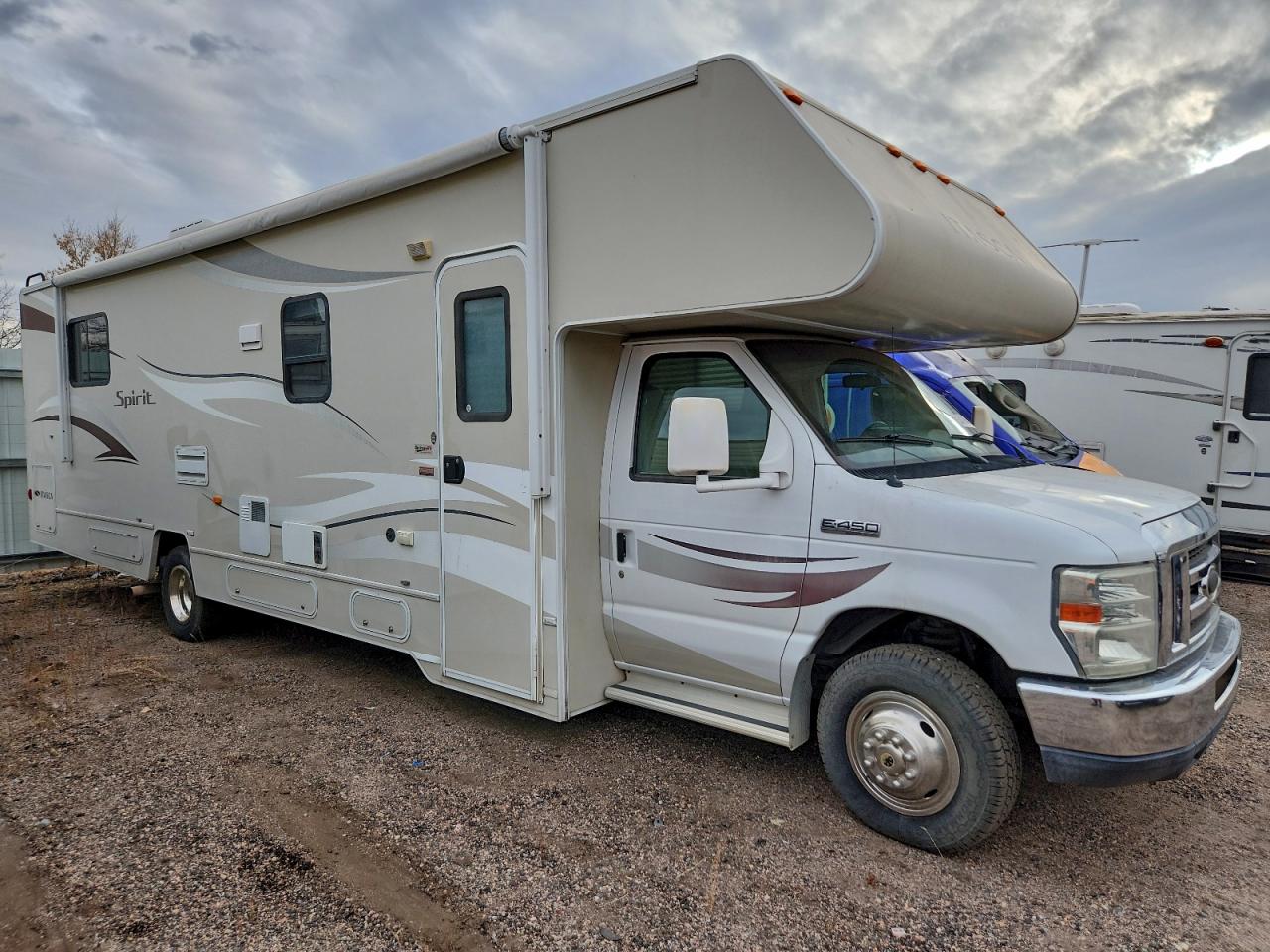 Ford Econoline E450 Super Duty Cutaway Van Image 1