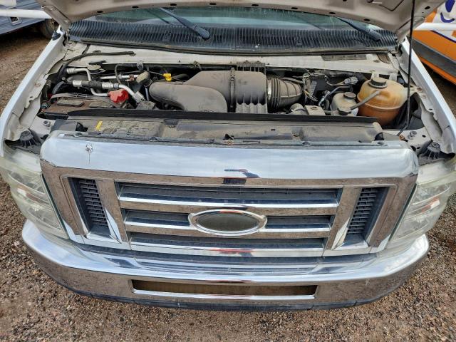 Ford Econoline E450 Super Duty Cutaway Van Image 2