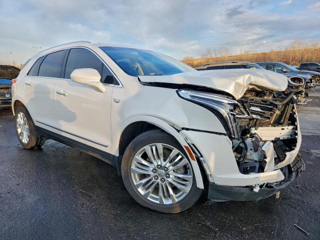 Cadillac XT5 Premium Luxury Image 2