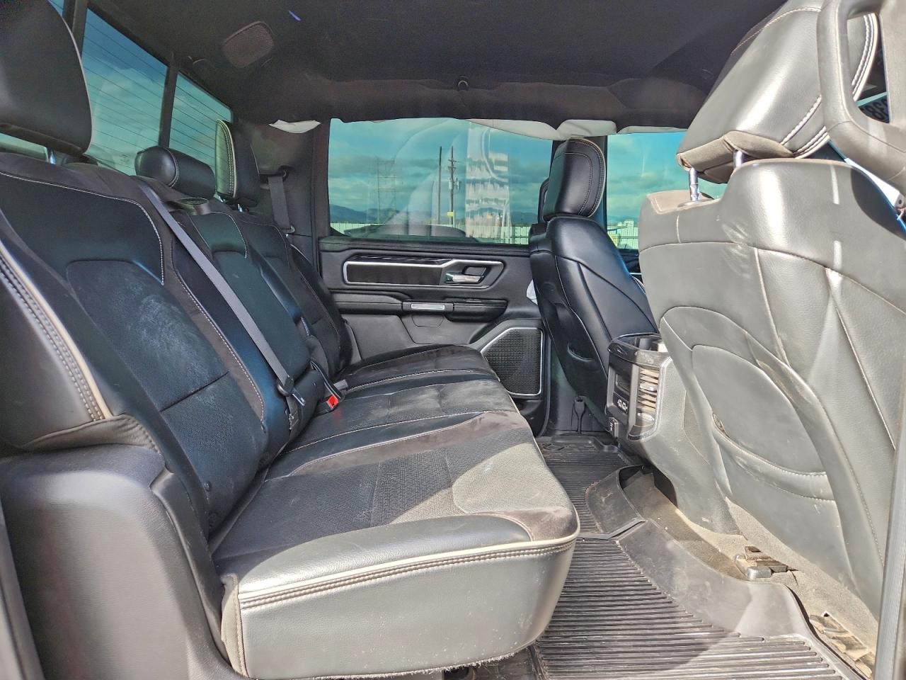 Ram 1500 Laramie Image 11