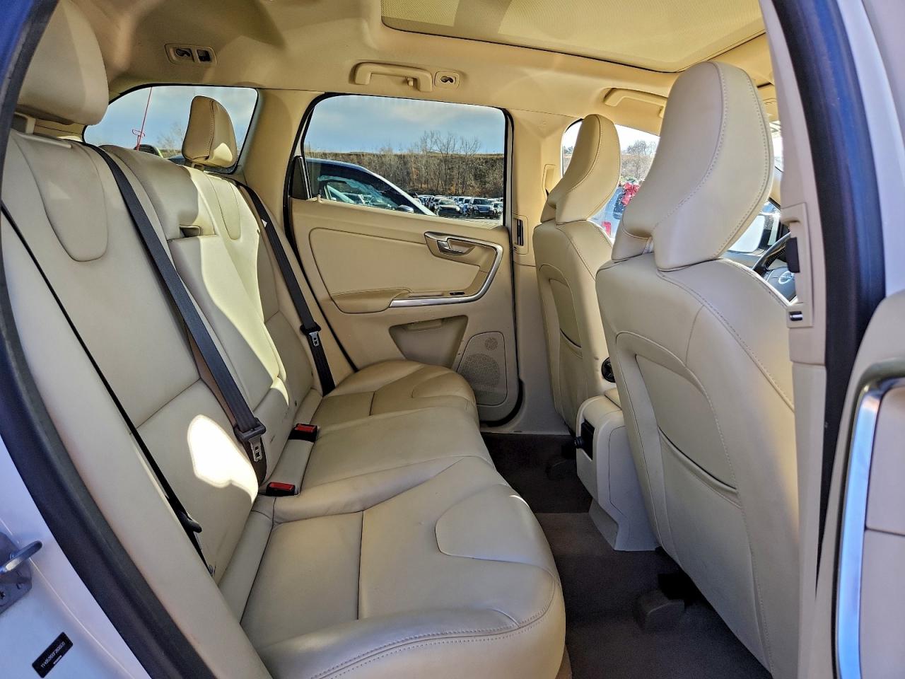 Volvo XC60 3.2 Platinum Image 13