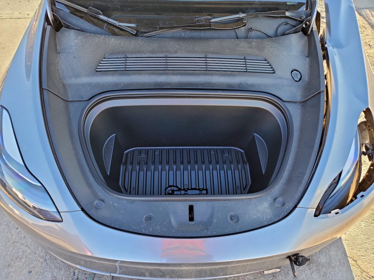 Tesla Model Y Image 2