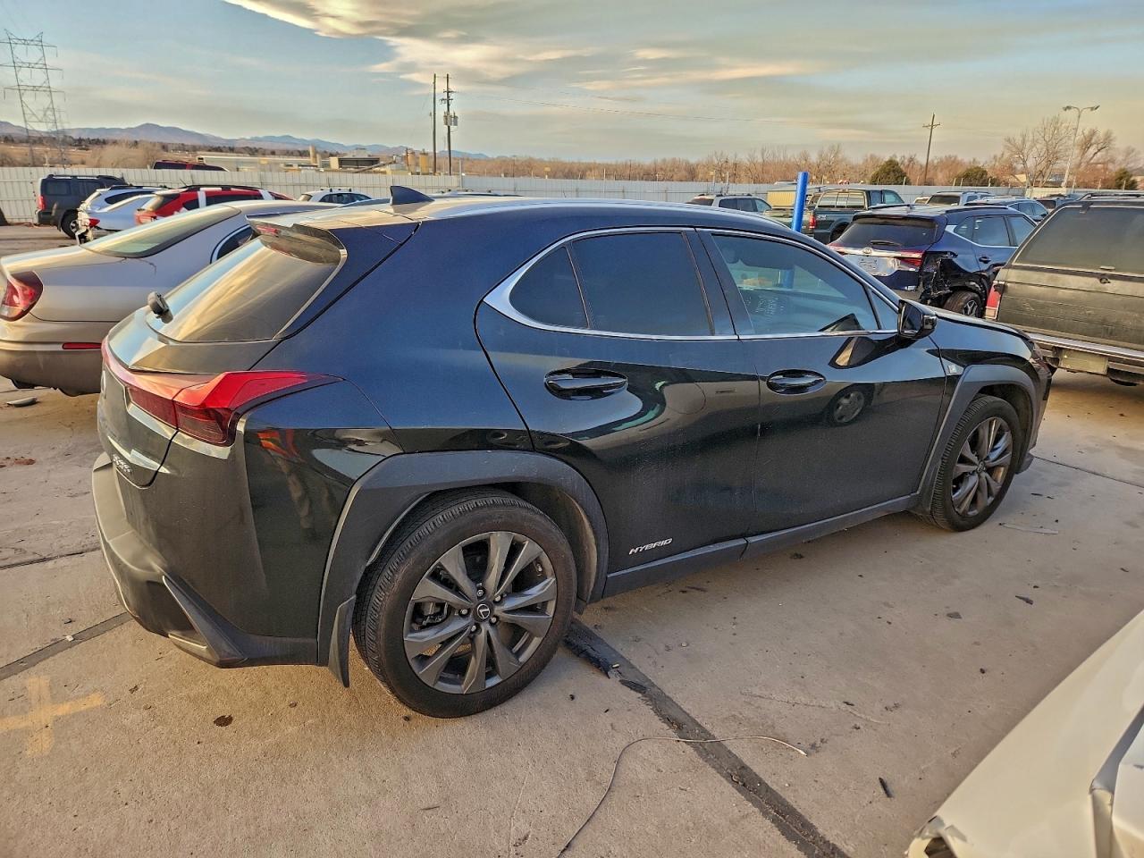 Lexus Ux 250h Image 2