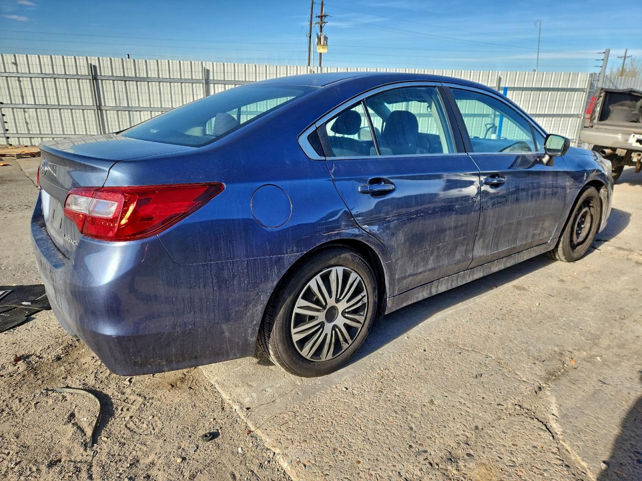 Subaru Legacy 2.5i Image 2