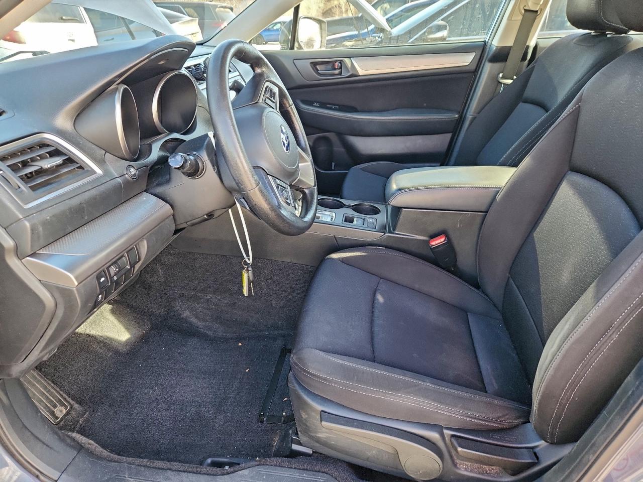 Subaru Legacy 2.5i Image 7