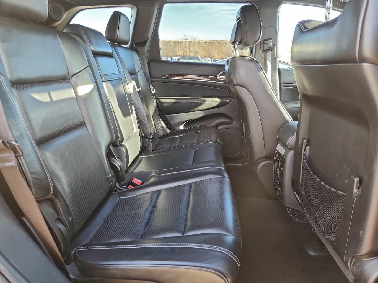 Jeep Grand Cherokee Overland Image 7