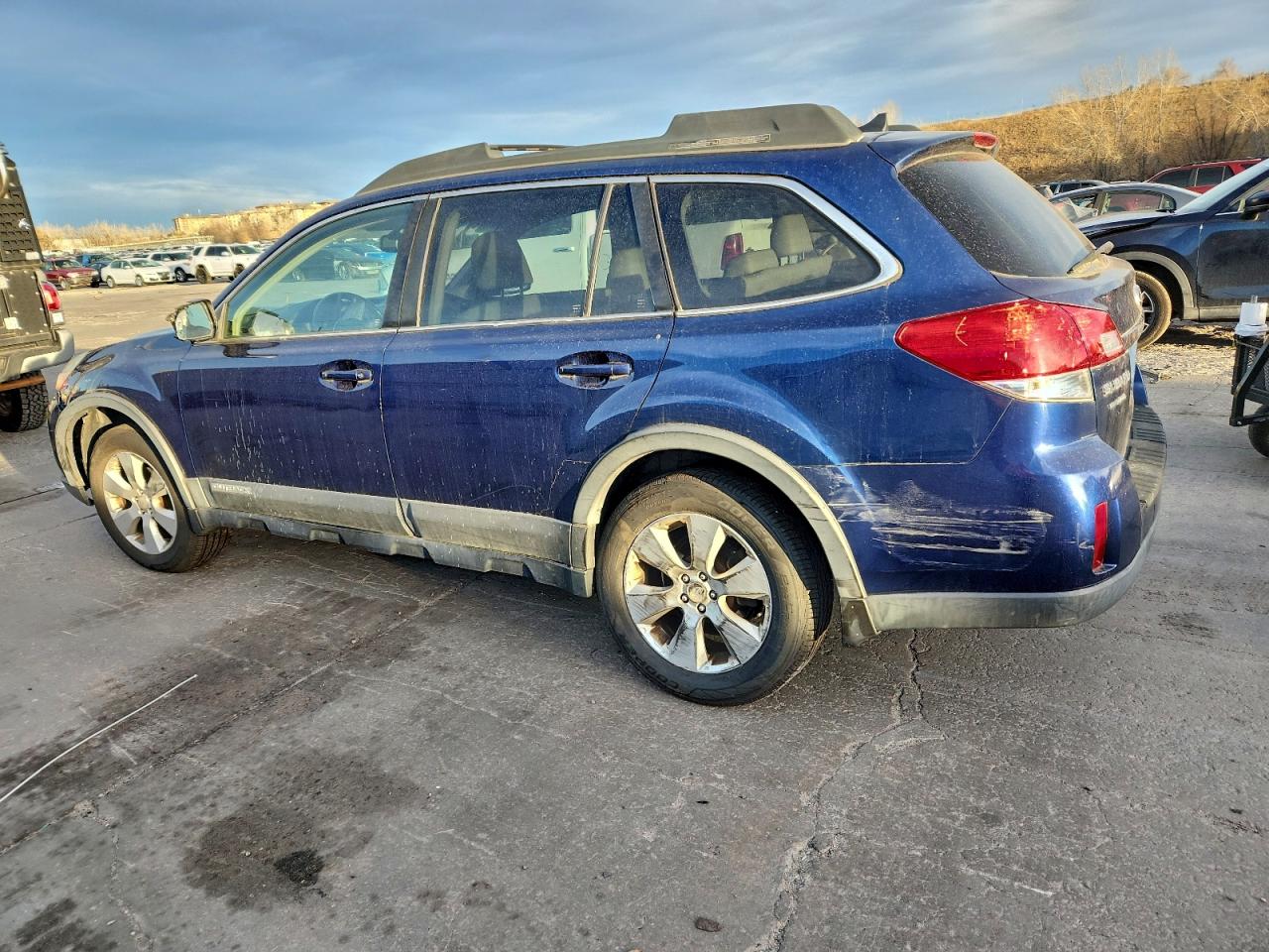 Subaru Outback 2.5i Limited Image 2