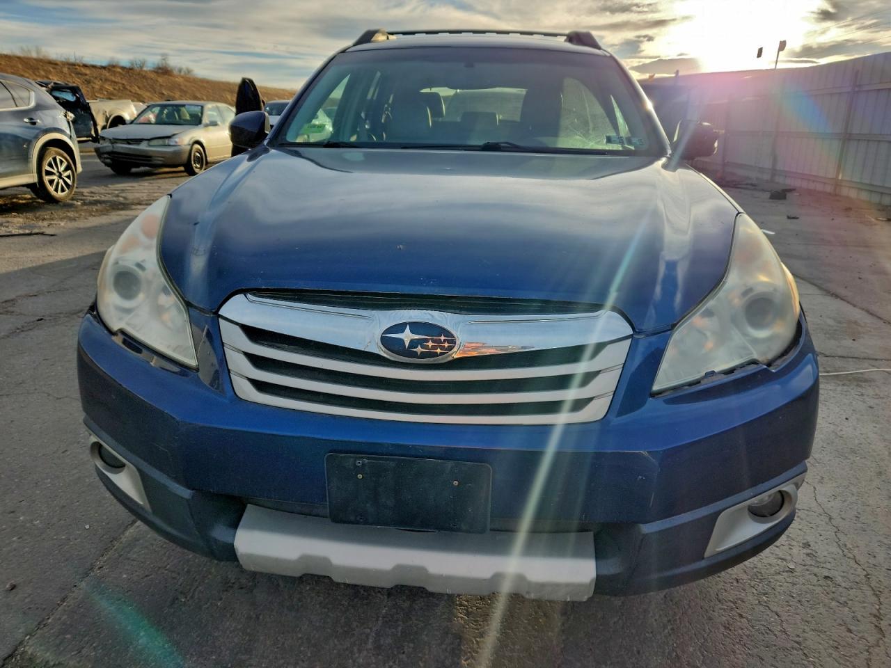 Subaru Outback 2.5i Limited Image 9