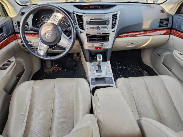 Subaru Outback 2.5i Limited Image 10