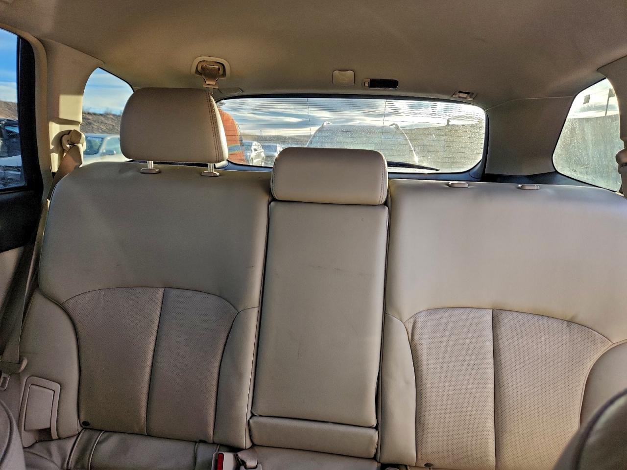 Subaru Outback 2.5i Limited Image 6