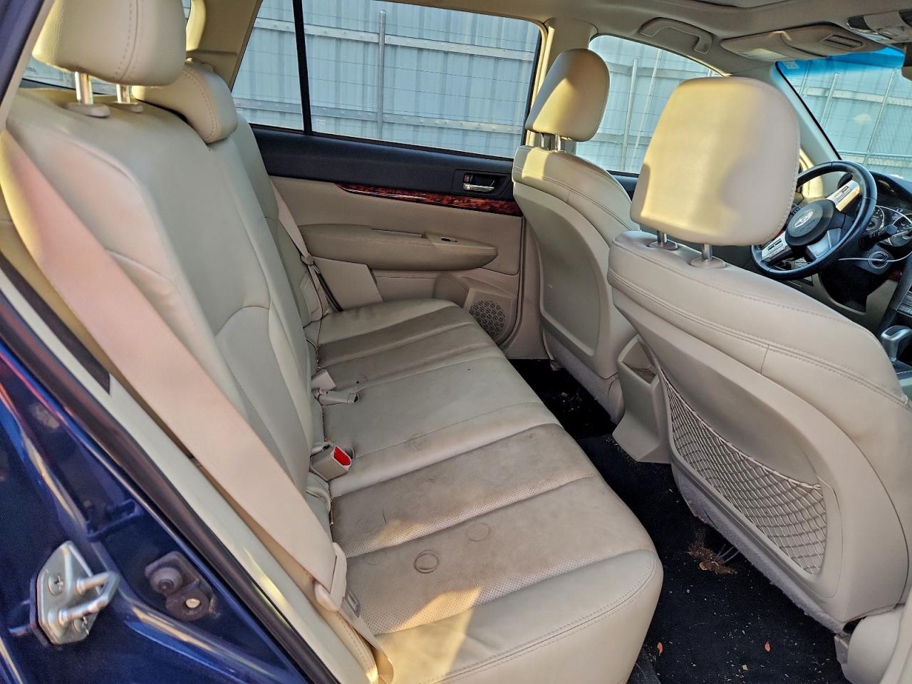 Subaru Outback 2.5i Limited Image 7