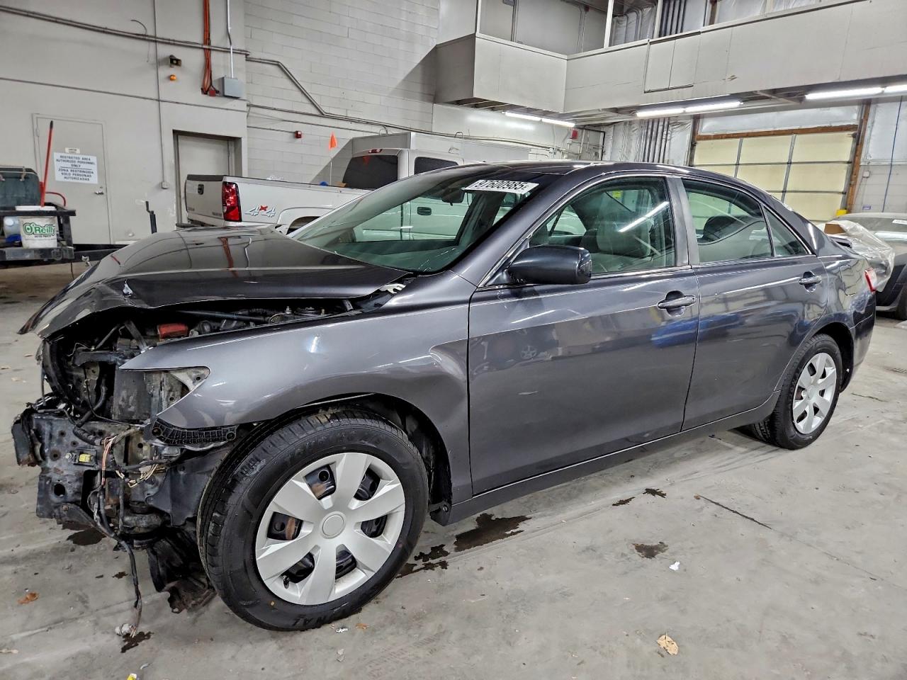 Toyota Camry Base Image 1