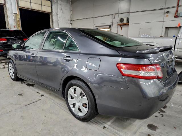 Toyota Camry Base Image 2