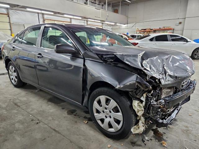 Toyota Camry Base Image 8