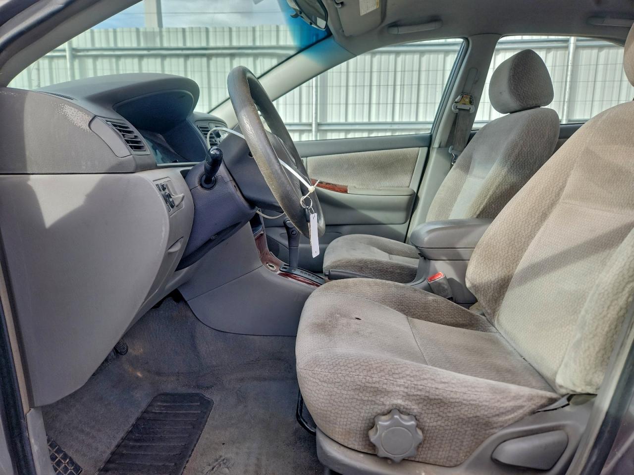 Toyota Corolla Ce Image 9